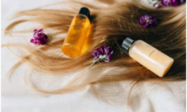 Pure Lavender Oil Uses: The Ultimate Guide for Sleep, Skin & Anxiety